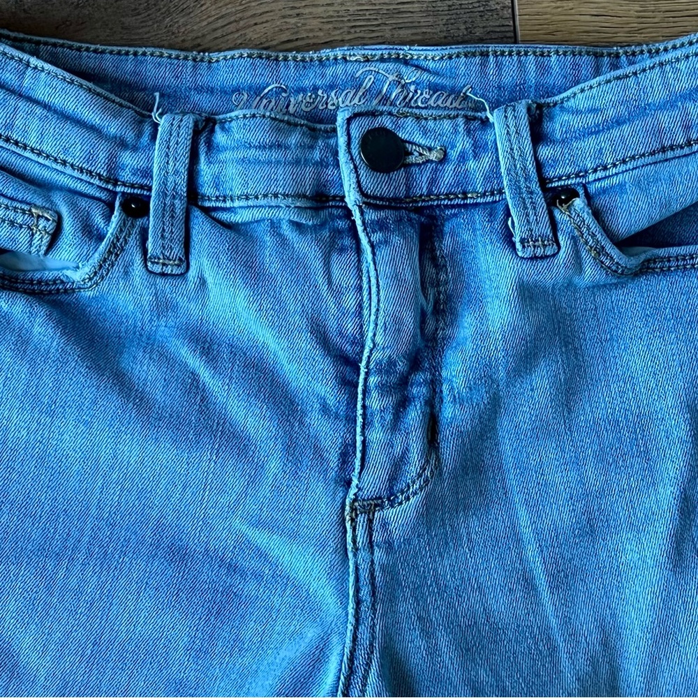 Universal Thread Relaxed Jeans - Picture 4 of 4